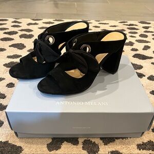NWT Antonio Melani Glorian heels